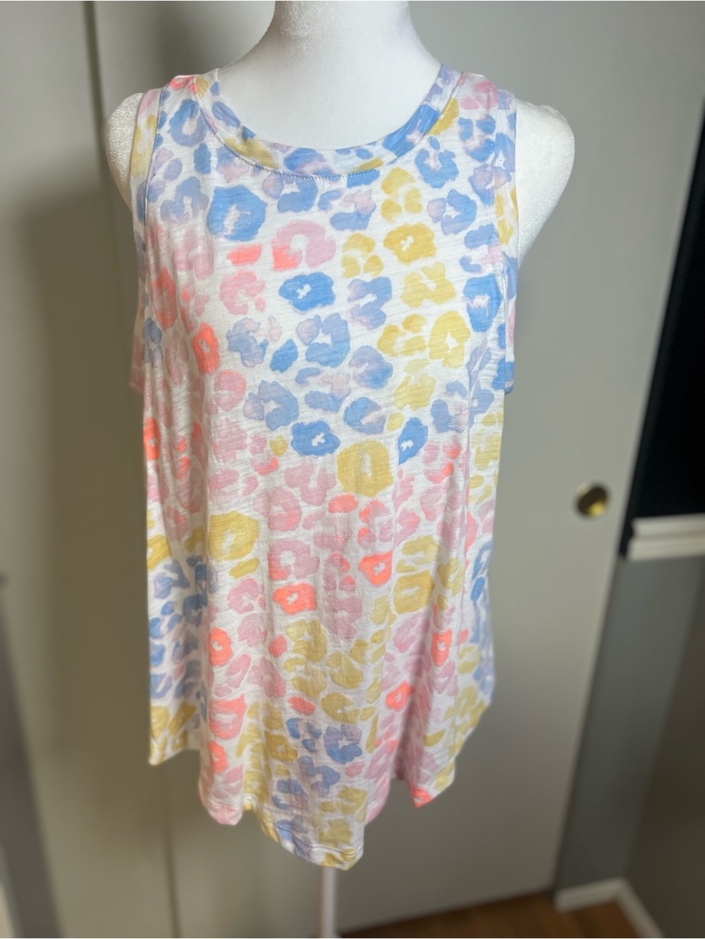 Secret Treasures Pastel Leopard Print Tank Top in Pink, Blue & Yellow